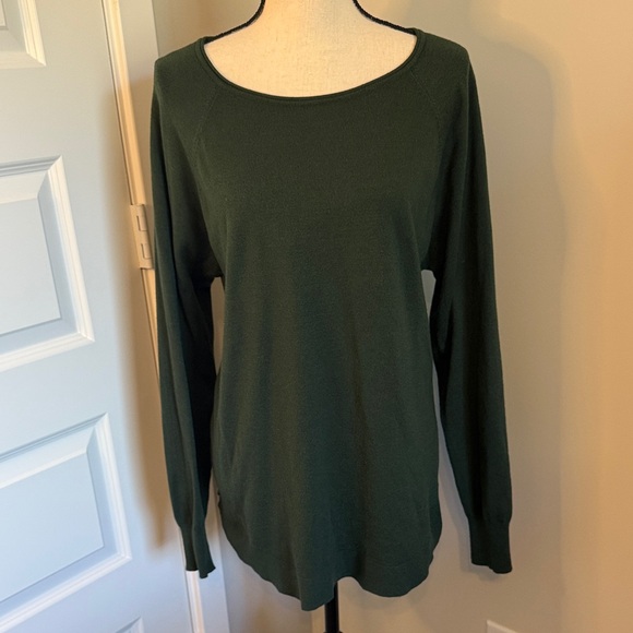 Magnolia Forest Green Long Sleeve Top - Picture 1 of 4